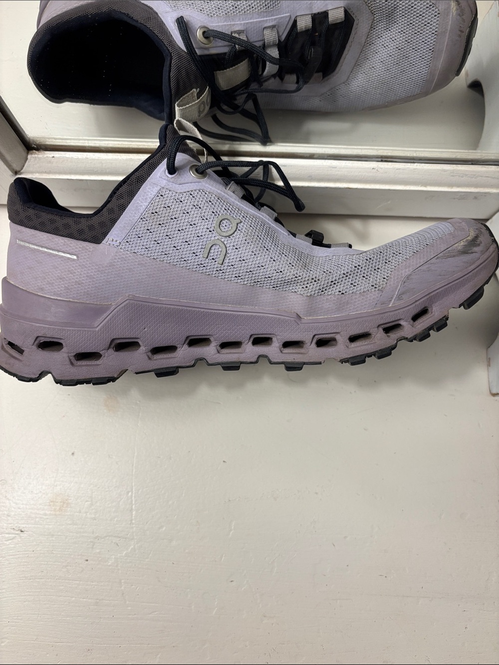 On Running women's Sneakers in Light Lavender and Black - Picture 3 of 5
